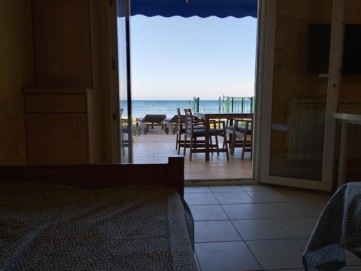 Le Surplage Йер Экстерьер фото
