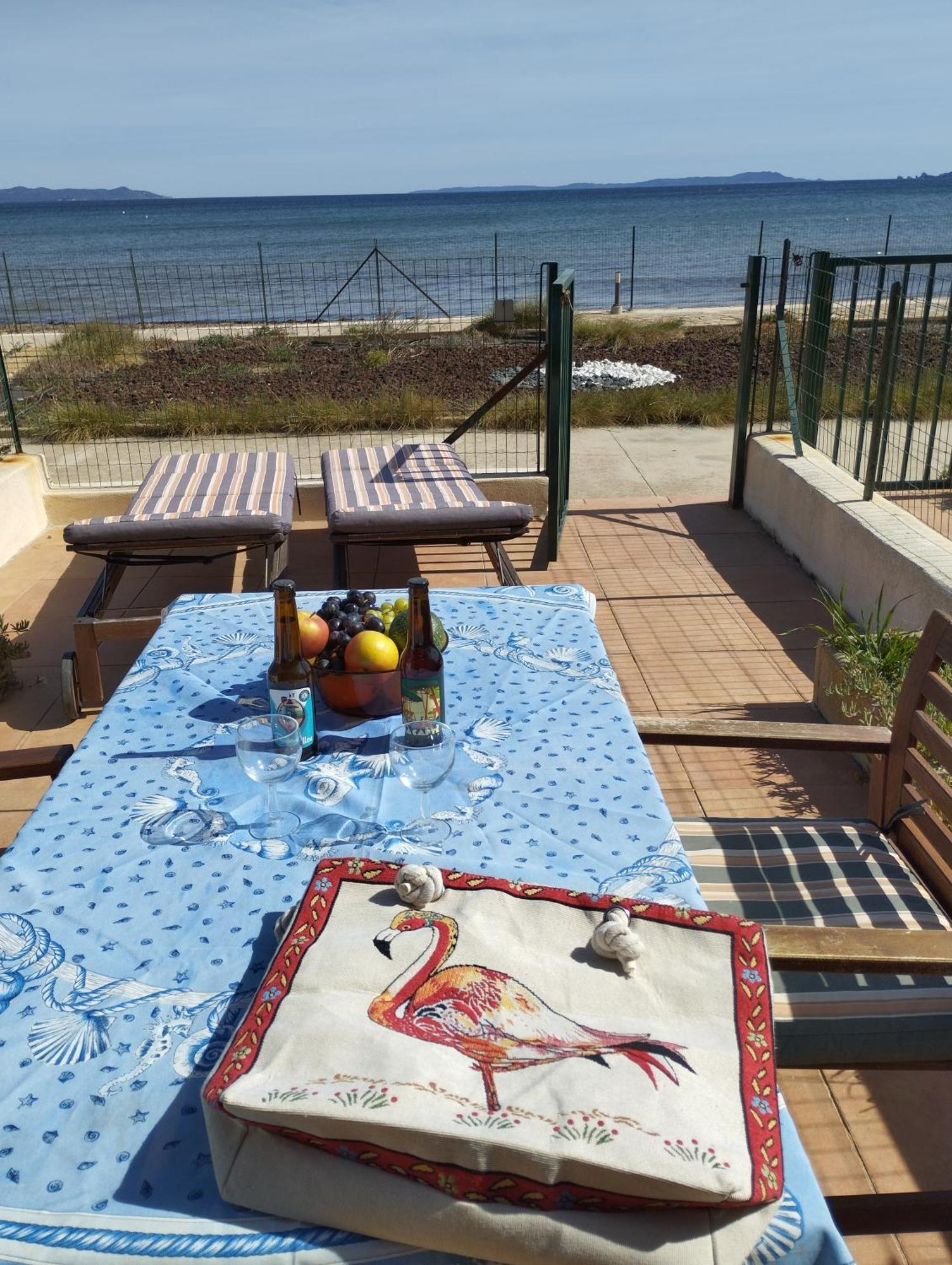 Le Surplage Йер Экстерьер фото